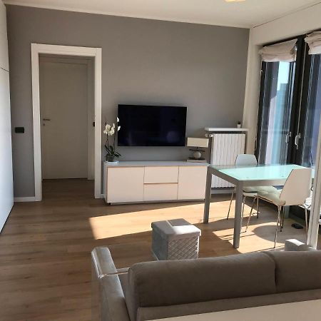 Appartamento Fiera Milanocity View With Terrace Next To Shopping Mall Esterno foto