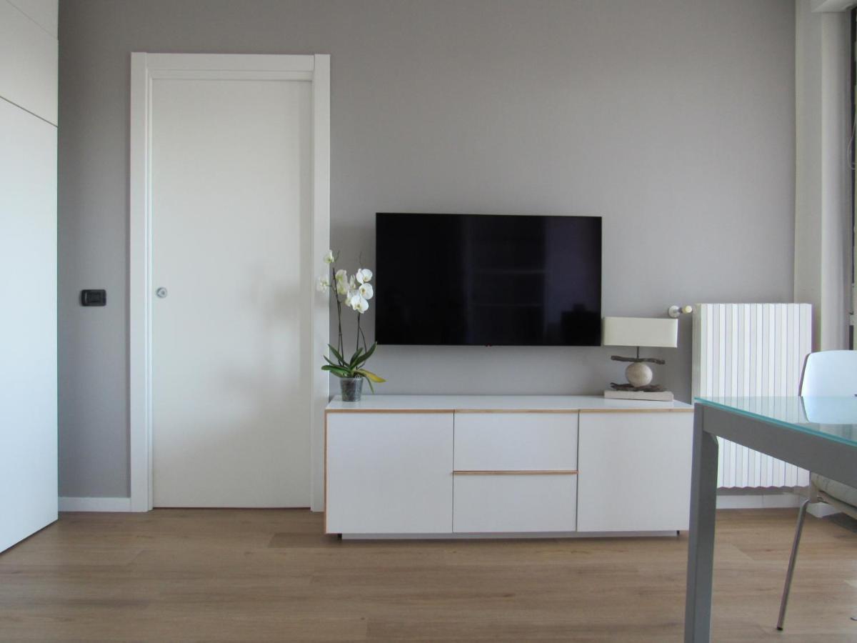 Appartamento Fiera Milanocity View With Terrace Next To Shopping Mall Esterno foto