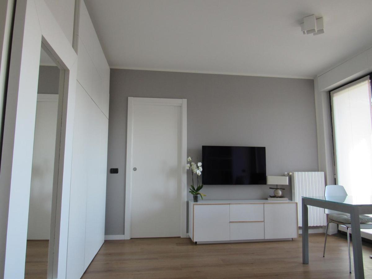 Appartamento Fiera Milanocity View With Terrace Next To Shopping Mall Esterno foto