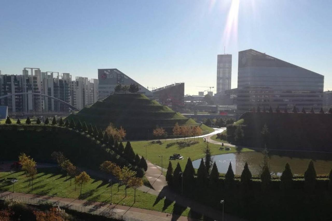Appartamento Fiera Milanocity View With Terrace Next To Shopping Mall Esterno foto