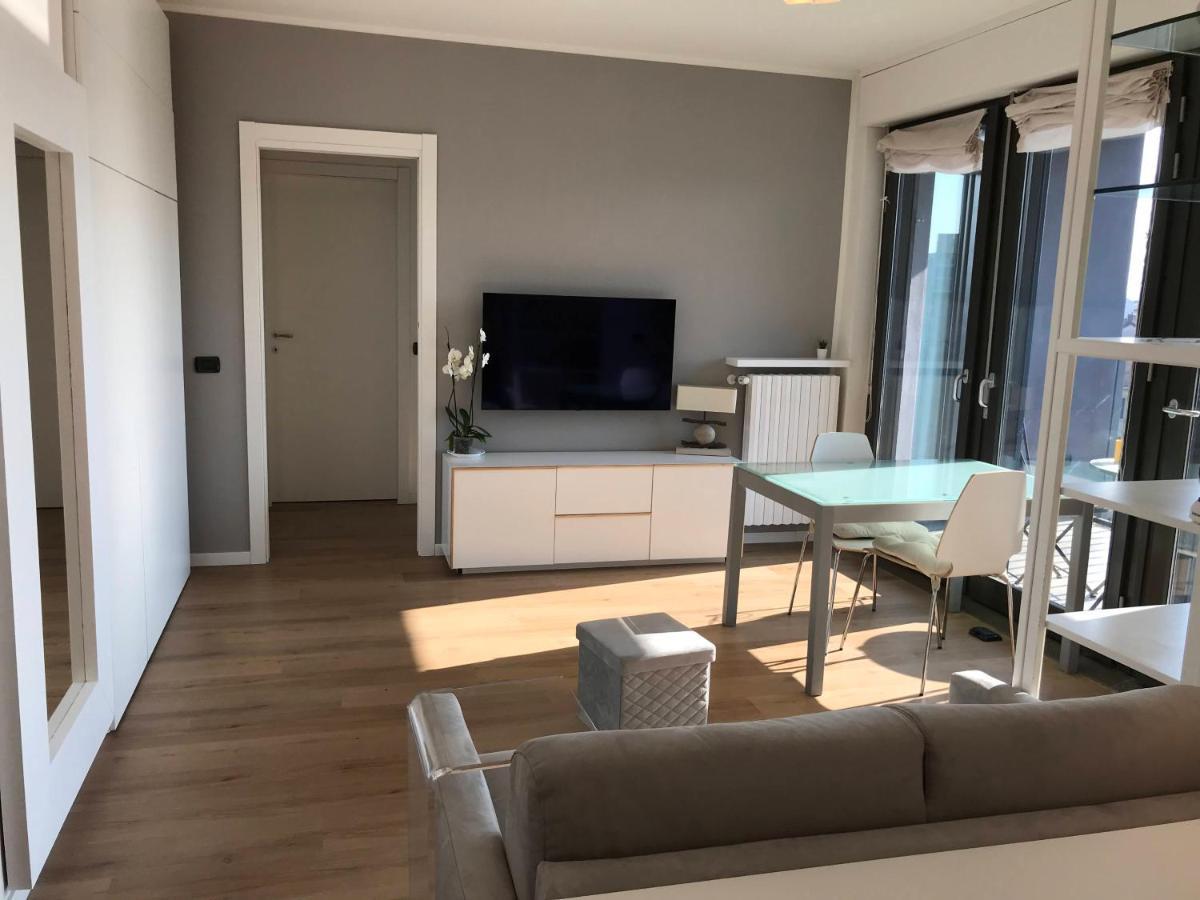Appartamento Fiera Milanocity View With Terrace Next To Shopping Mall Esterno foto